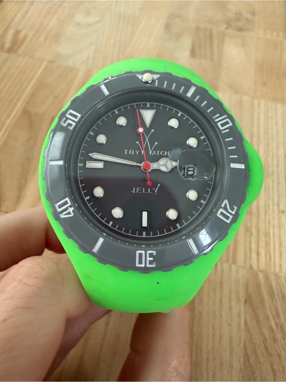 Toy watch jelly green silicone sporty watch NEW BATTERY